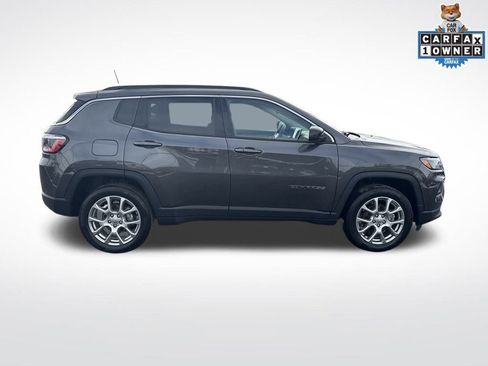 Certified 2022 Jeep Compass Latitude image 7