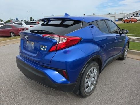 Used 2020 Toyota C-HR LE FWD image 5