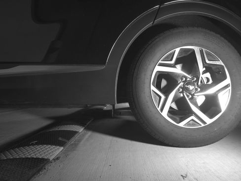 Used 2025 Kia Sportage LX image 14