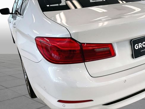 Used 2020 BMW 530i w/ Premium Package RWD image 26