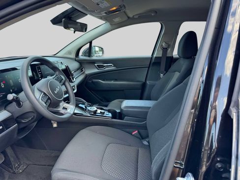 Used 2023 Kia Sportage LX AWD/4WD image 13