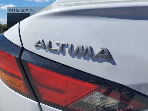 New 2026 Nissan Altima 2.5 SR FWD image 9
