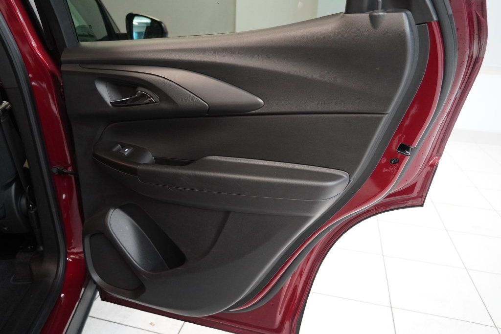 Used 2022 Chevrolet TrailBlazer LT w/ Convenience Package FWD image 29