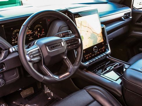 Used 2025 GMC Yukon Denali image 15