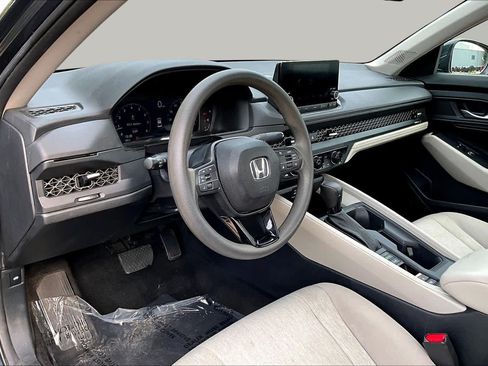 Used 2023 Honda Accord EX image 17