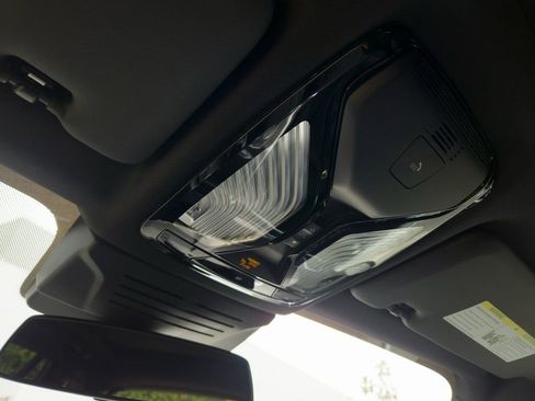 Used 2025 BMW X5 xDrive50e w/ Parking Assistance Package image 19