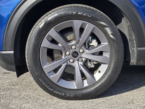 Certified 2022 Ford Explorer XLT w/ Equipment Group 202A image 10