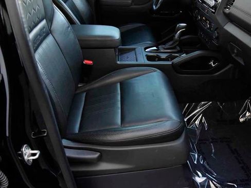 Used 2022 Nissan Frontier PRO-4X w/ Pro-4X Premium Package image 13