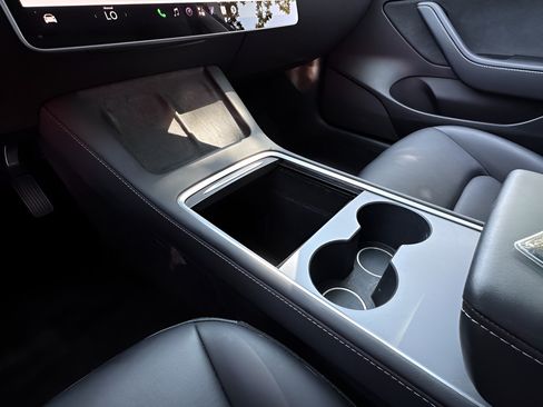 Used 2023 Tesla Model 3 Standard Range RWD image 12