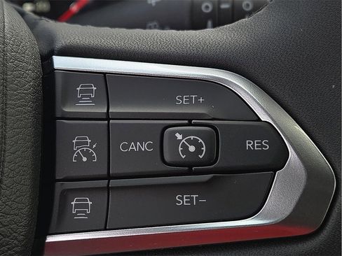 Used 2024 Jeep Compass Limited w/ Sun and Sound Group image 17