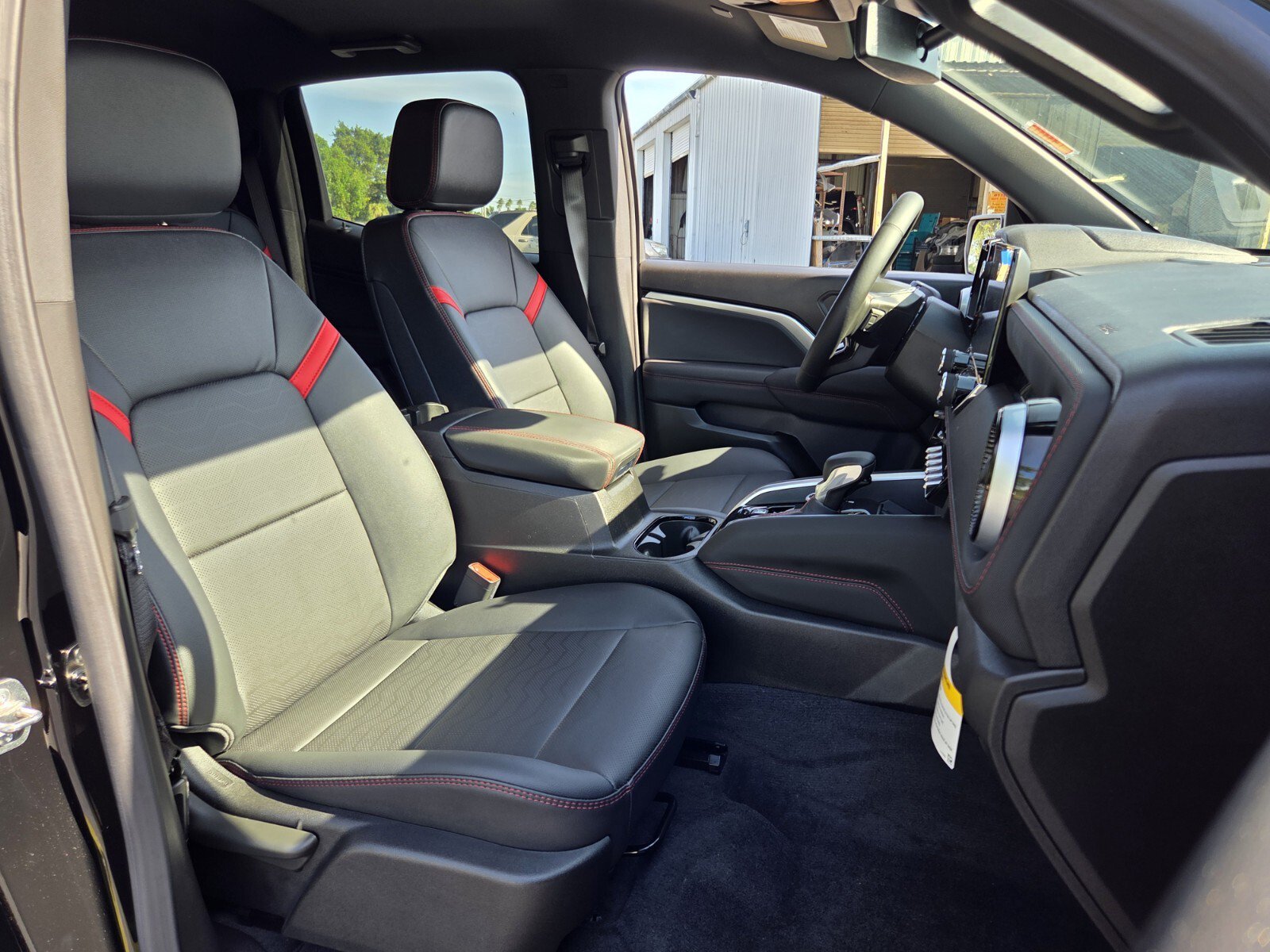 New 2026 Chevrolet Colorado Z71 w/ Midnight Edition AWD/4WD image 16