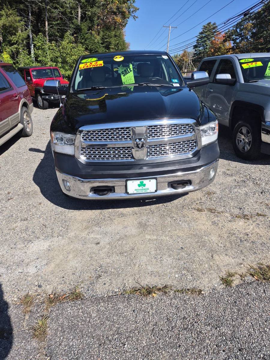 Used 2013 RAM 1500 Laramie w/ Convenience Group AWD/4WD image 2