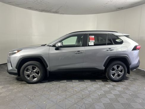 Used 2024 Toyota RAV4 XLE w/ Convenience Package FWD image 9