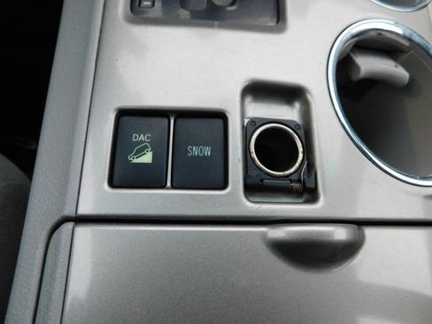 Used 2013 Toyota Highlander Limited w/ Cold Weather Pkg image 17