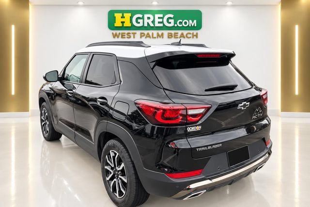 Used 2025 Chevrolet TrailBlazer ACTIV w/ Convenience Package FWD image 2