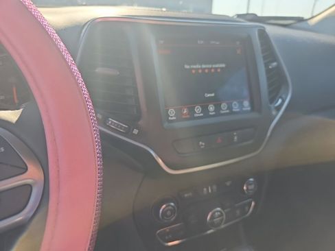 Used 2021 Jeep Cherokee Latitude Lux w/ Sun & Sound Group image 18