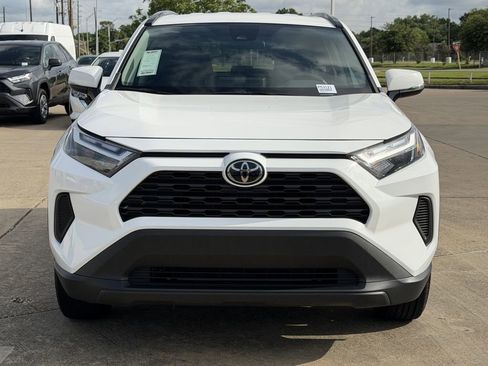Used 2024 Toyota RAV4 XLE FWD image 3