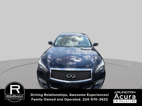 Used 2015 INFINITI Q70 L 5.6 w/ V8 Deluxe Technology Package AWD/4WD image 2