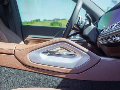 Used 2024 Mercedes-Benz GLS 450 4MATIC image 82