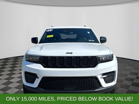 Used 2024 Jeep Grand Cherokee Altitude AWD/4WD image 8