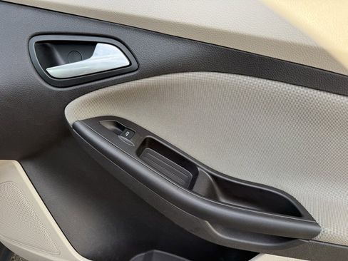 Used 2013 Ford Focus SE image 42