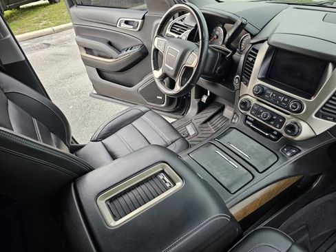 Used 2018 GMC Yukon Denali w/ Denali Ultimate Package image 25