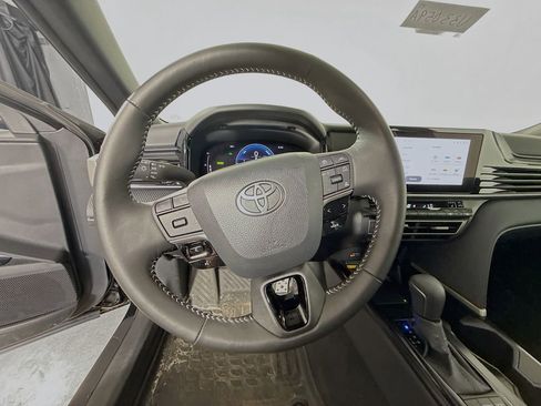 Used 2026 Toyota Camry SE w/ Convenience Package image 19