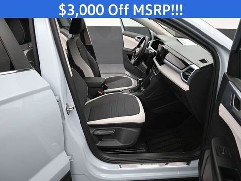 New 2026 Volkswagen Taos SE image 14