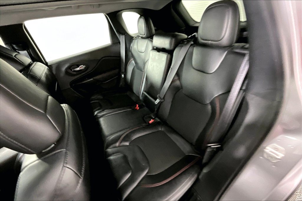 Used 2022 Jeep Cherokee Trailhawk w/ Sun, Sound & Nav Group AWD/4WD image 26