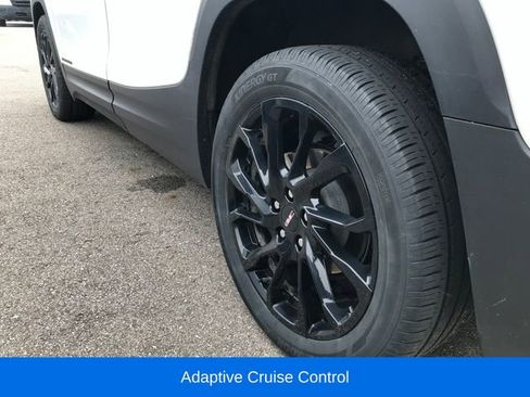 Used 2023 GMC Terrain SLE w/ Driver Convenience Package image 11