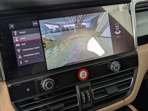 New 2026 Porsche Macan image 32