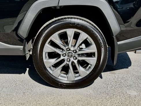 Used 2025 Toyota RAV4 XLE Premium FWD image 19