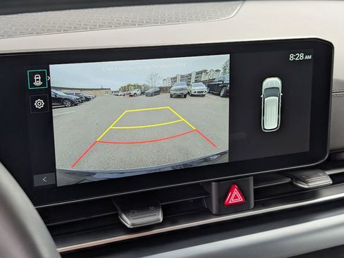 Used 2025 Kia Carnival FWD image 28