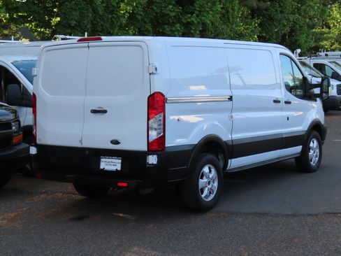 Used 2019 Ford Transit 250 130 Low Roof RWD image 5