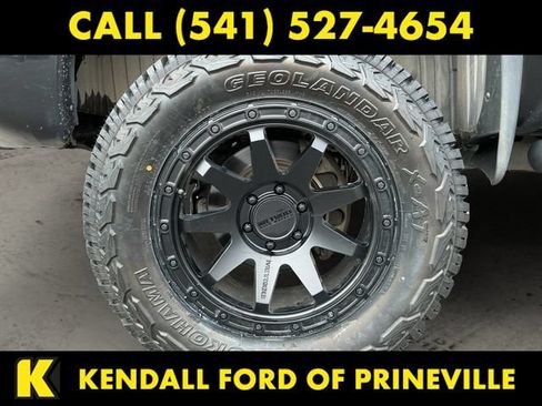 Used 2018 Nissan Titan SV w/ SV Convenience Package AWD/4WD image 9