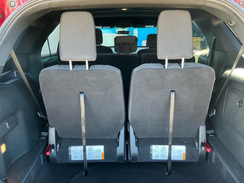 Used 2018 Ford Explorer XLT AWD/4WD image 17