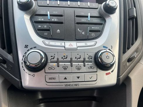 Used 2010 Chevrolet Equinox LS FWD image 22