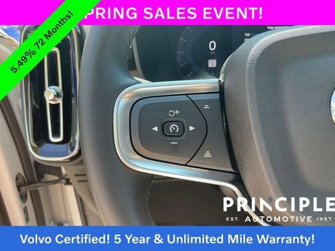 Certified 2025 Volvo XC40 B5 Core AWD/4WD image 23