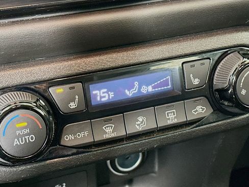 Certified 2023 Nissan Kicks SR w/ SR Premium Package image 29