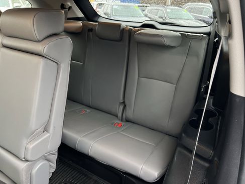 Used 2022 Toyota Highlander XLE image 25