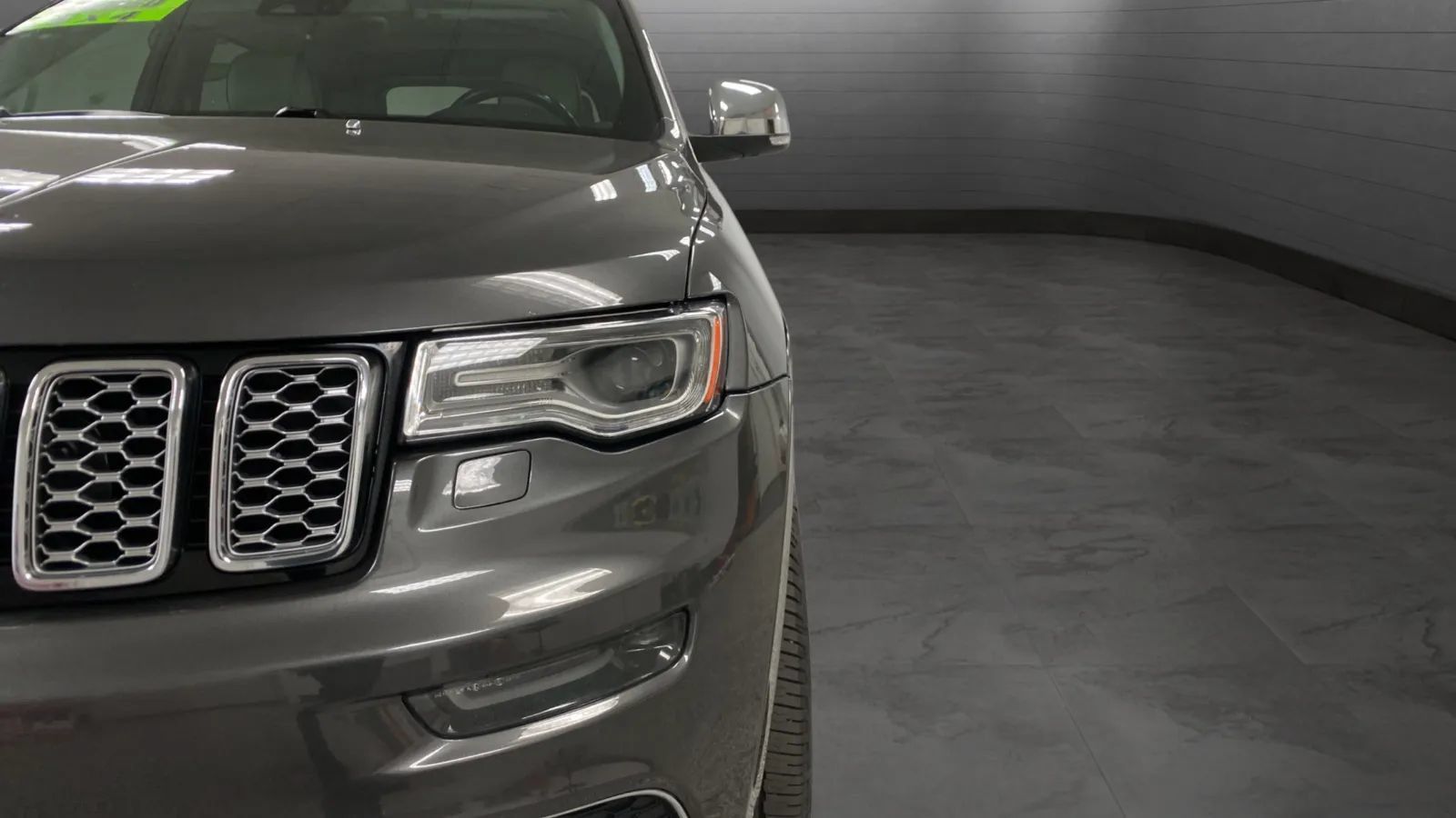 Used 2017 Jeep Grand Cherokee Summit AWD/4WD image 29