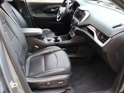 Used 2024 GMC Terrain SLT FWD image 16