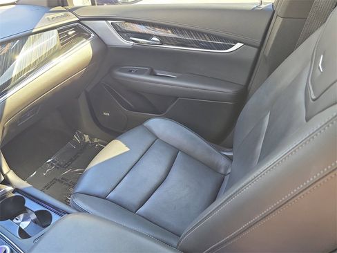 Used 2023 Cadillac XT6 Premium Luxury w/ Technology Package image 14