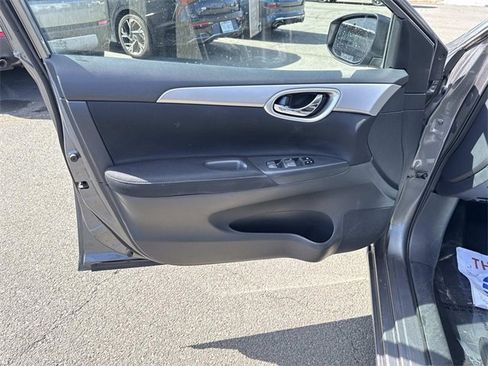 Used 2015 Nissan Sentra S image 13