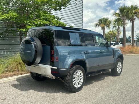 Used 2025 Land Rover Defender 110 S image 5