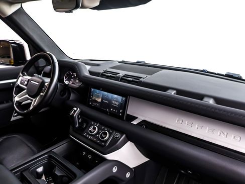 Used 2023 Land Rover Defender 110 SE image 16