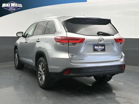 Used 2019 Toyota Highlander XLE image 5
