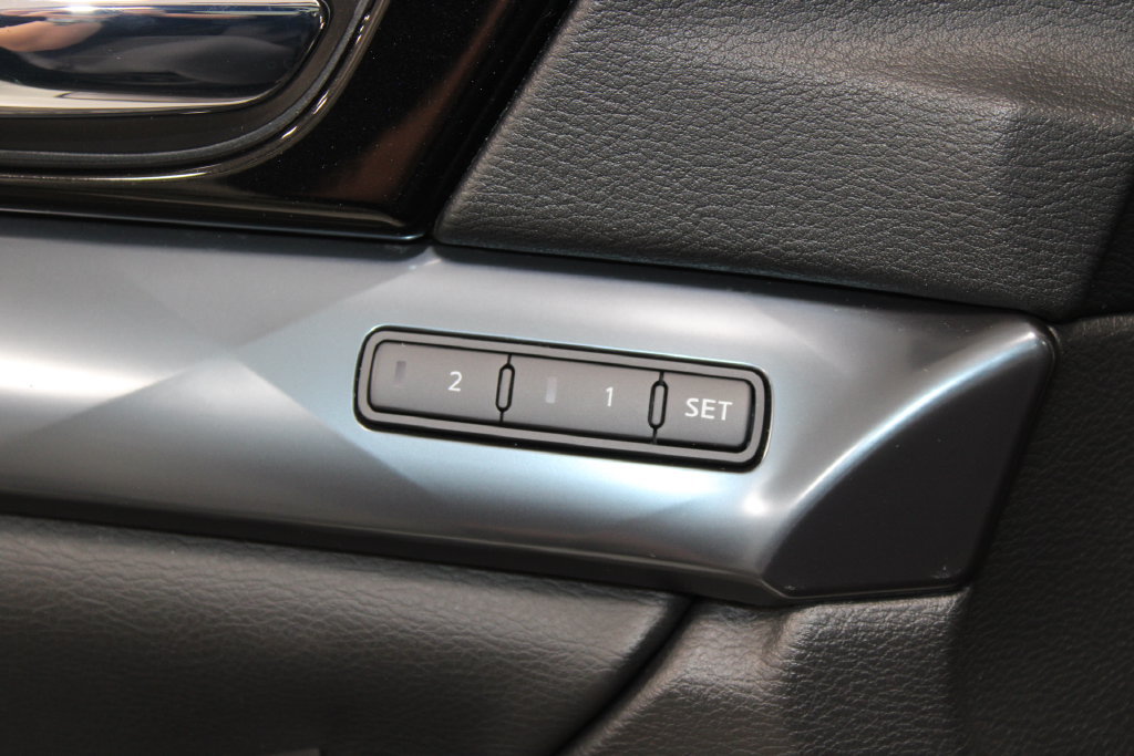 Used 2023 Nissan Maxima SR w/ Sport Mat Group FWD image 37