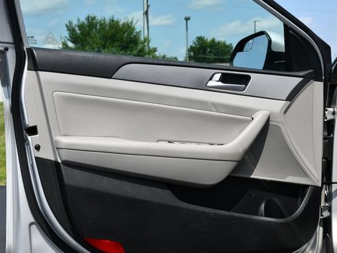 Used 2016 Hyundai Sonata SE FWD image 13