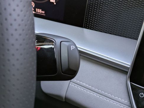 New 2026 Volkswagen Tiguan SE R-Line FWD image 37
